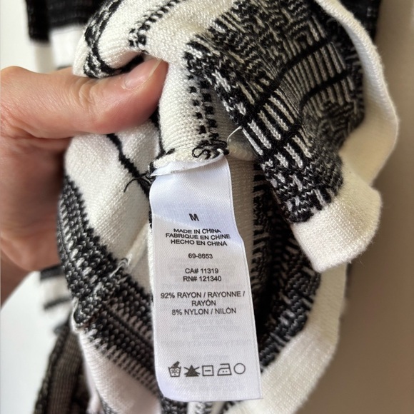 🎉4/30$🎉 Dynamite Black and White Knit Dress Medium - Picture 4 of 5